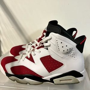 Jordan 6 Retro
Carmine (2014)